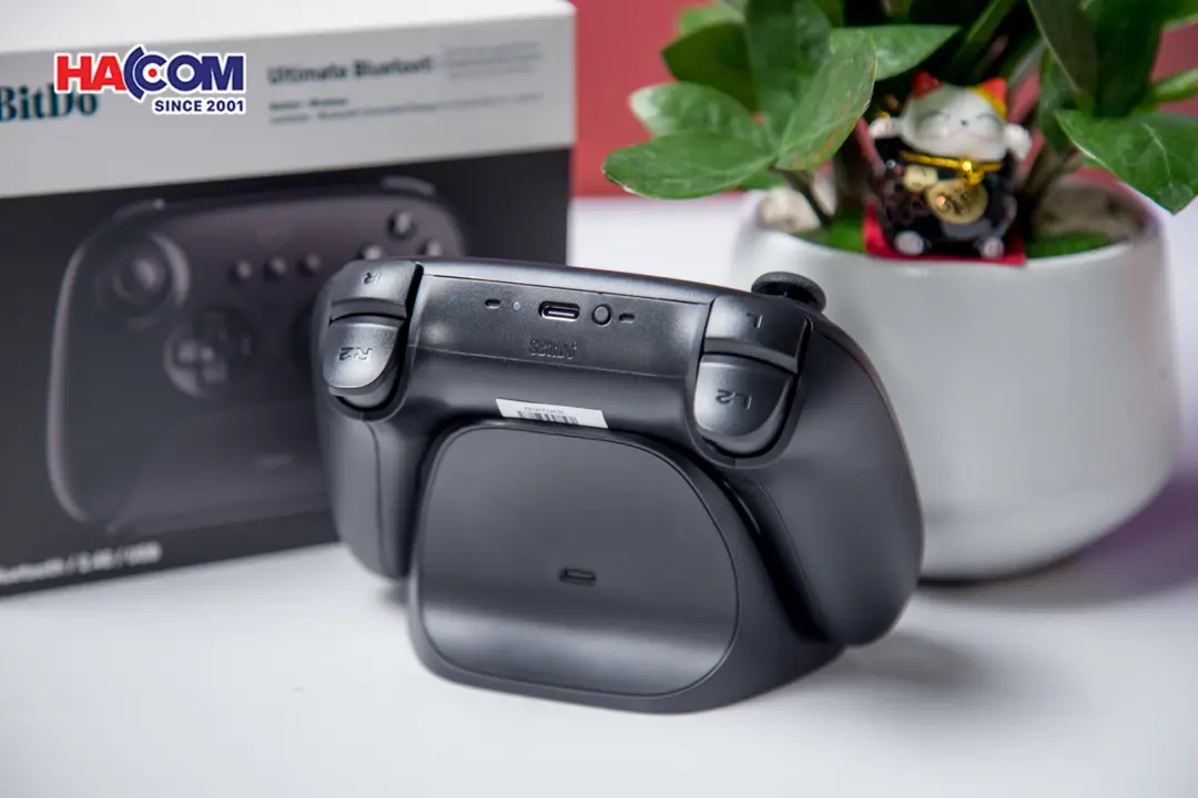 85994_tay_cam_choi_game_8bitdo_ultimate_bluetooth_controller_kem_dock_sac_mau_den_03.JPG 6