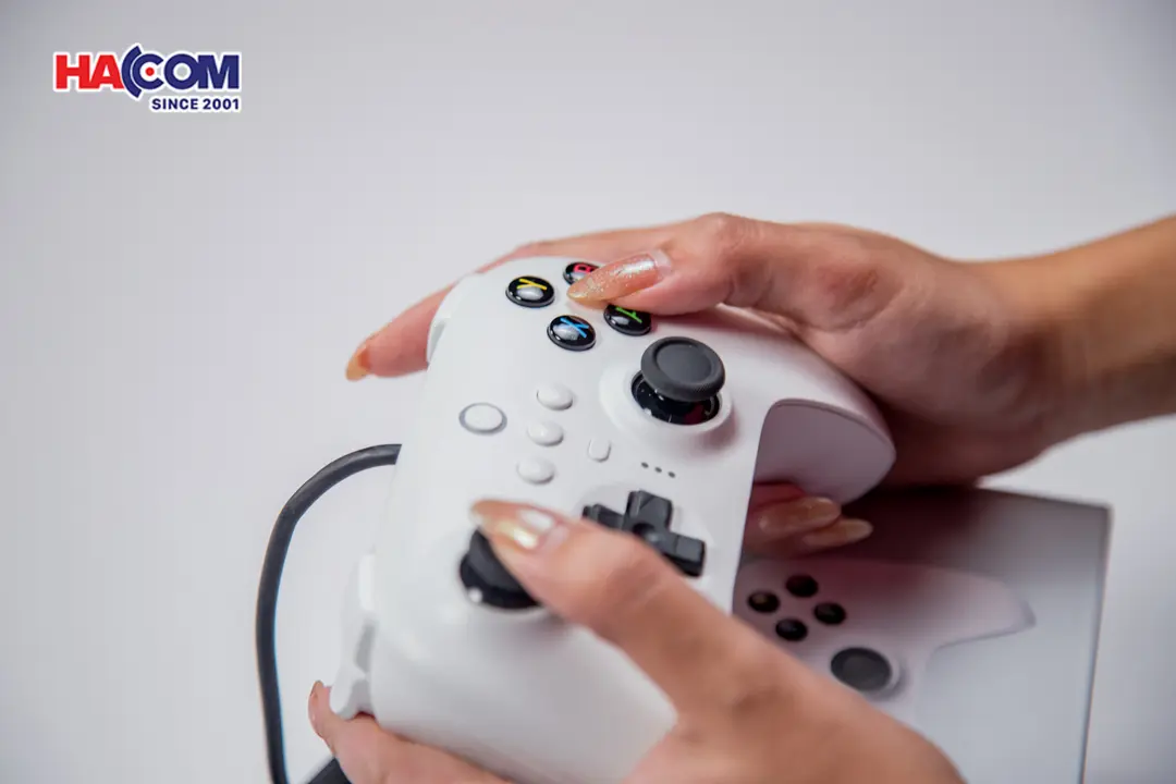 86006_tay_cam_choi_game_8bitdo_ultimate_wired_controller_cho_windows_android_nintendo_switch_mau_trang_1_03.JPG 6