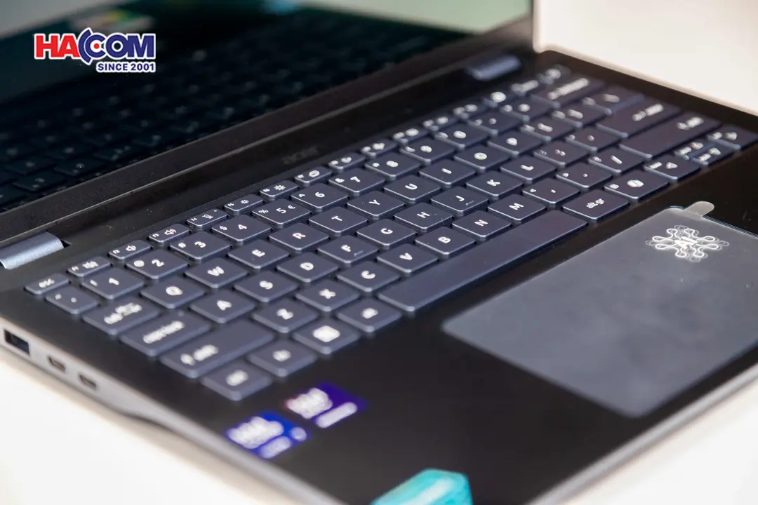 87747_laptop_acer_swift_14_ai_copilot_plus_sf14_51_53p9_nx_j2ksv_002_04.JPG 13