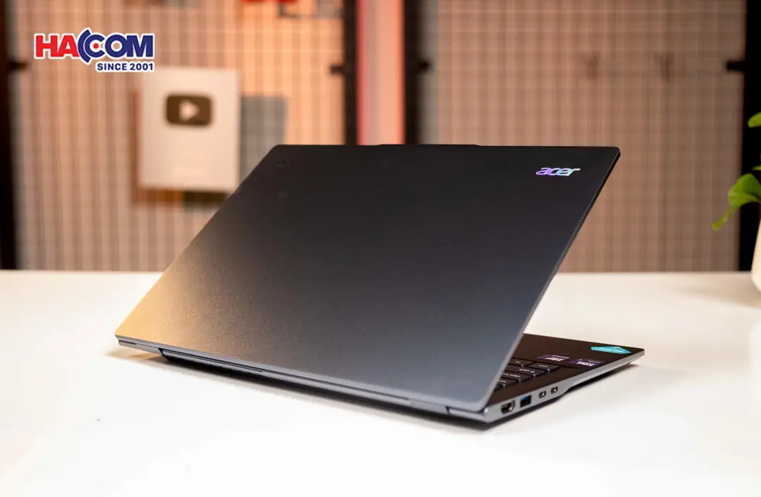 87747_laptop_acer_swift_14_ai_copilot_plus_sf14_51_53p9_nx_j2ksv_002_02.JPG 11