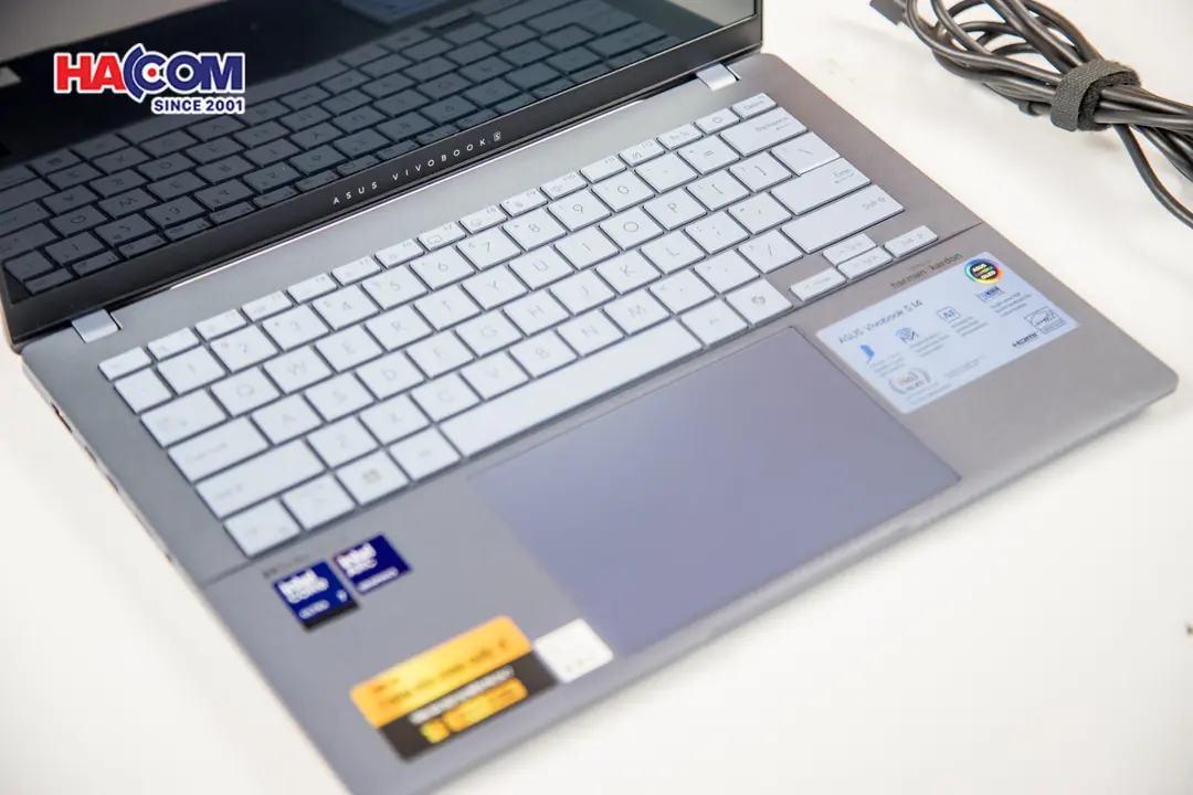 88567_laptop_asus_vivobook_s5406sa_pp059ws_ultra_7_258v_08.JPG 18