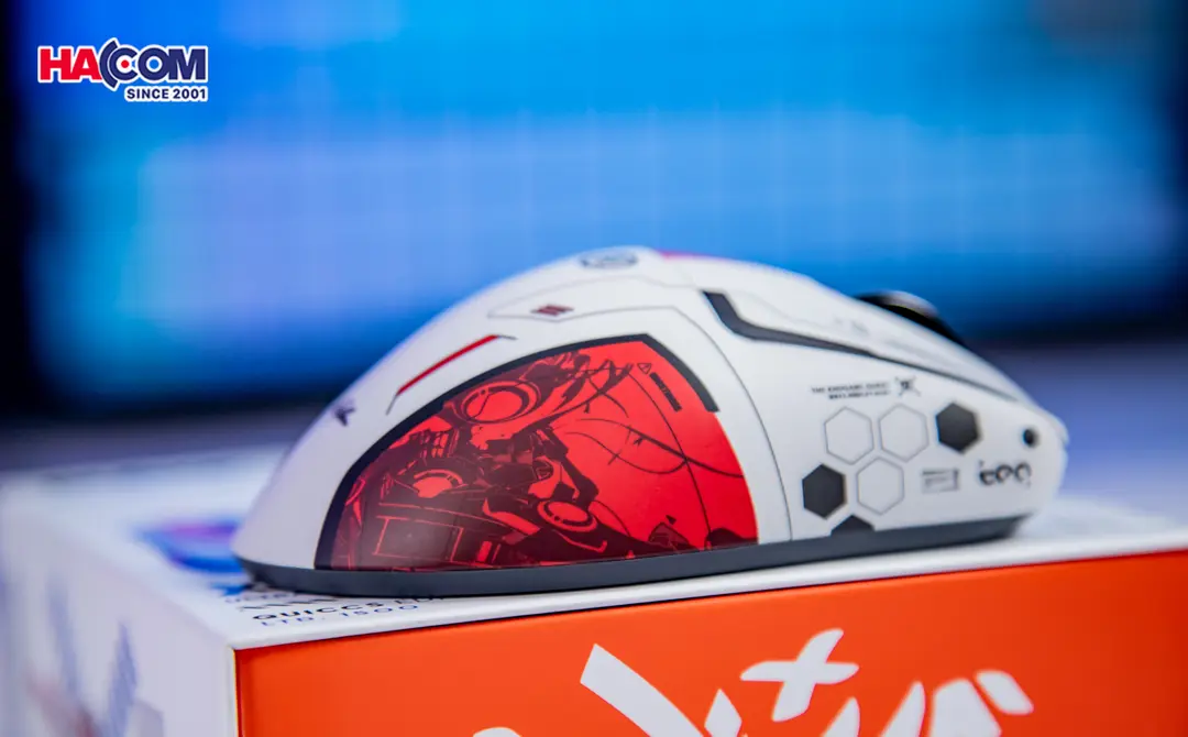 88786_chuot_gaming_khong_day_pulsar_xlite_v4_quiccs_edition_012.jpg 17