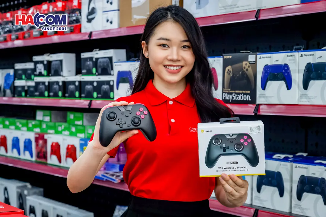 89418_tay_cam_choi_game_khong_day_easysmx_x05_gaming_mau_den_hong_06.JPG 6