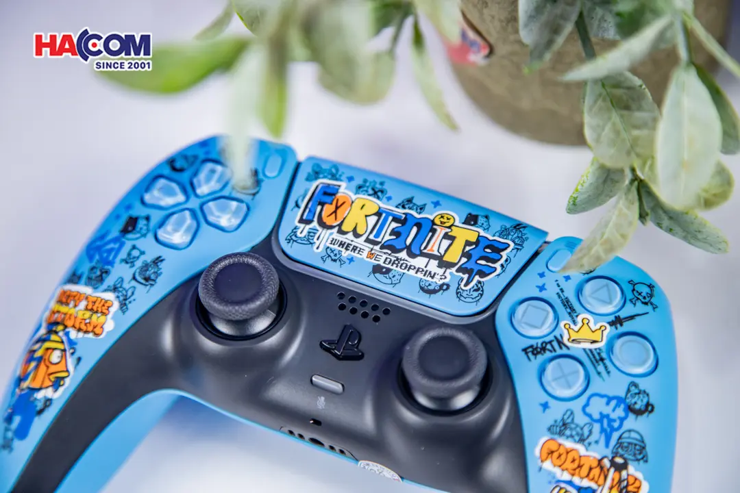 89529_tay_cam_choi_game_sony_ps5_dualsense_fortnite_limited_edition_06.JPG 10