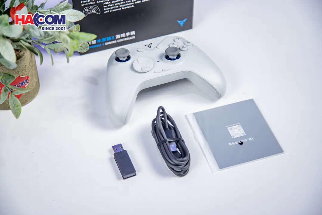 89523_tay_cam_choi_game_flydigi_direwolf_3_mau_xam_002.JPG 12