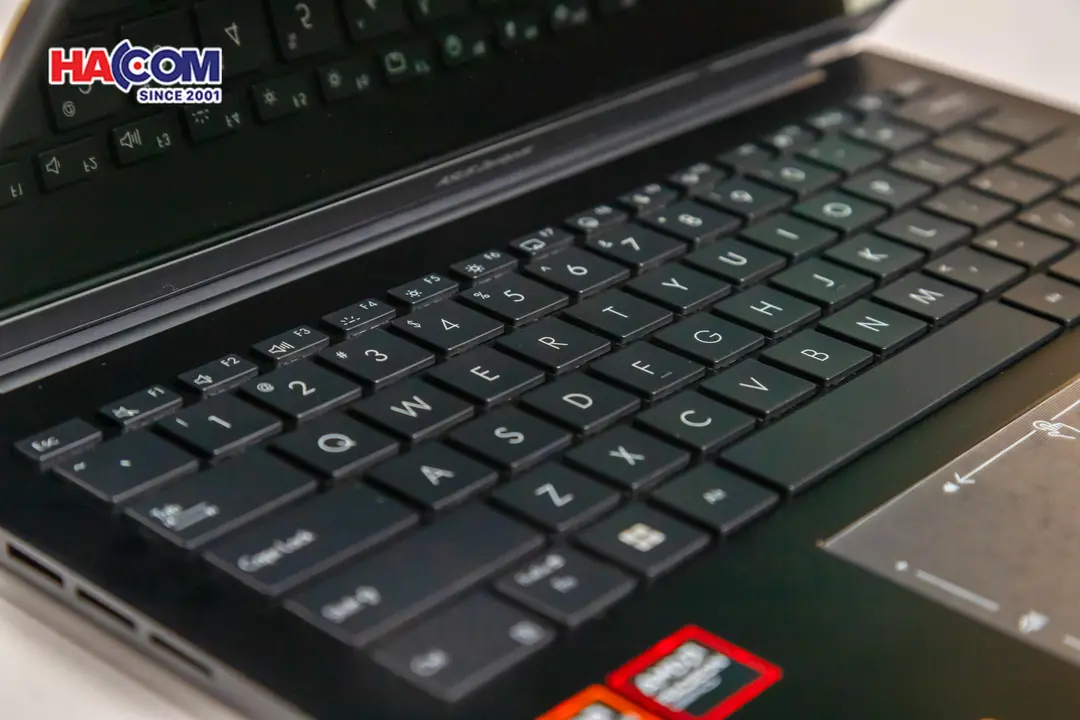 89673_laptop_asus_zenbook_14_um3406ka_pp555ws_r7_ai_350_09.JPG 17