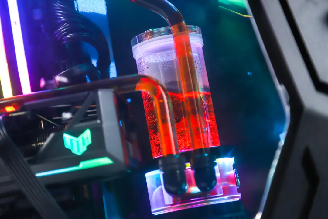 83037_hacom_apollo_i14_i7_14700k_z790_32g_ram_rtx_4070ti_super_1000wx__3_.jpg 4