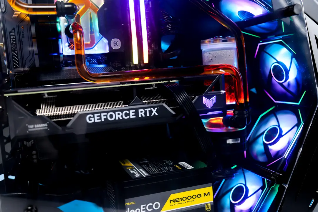 83037_hacom_apollo_i14_i7_14700k_z790_32g_ram_rtx_4070ti_super_1000wx__5_.jpg 6