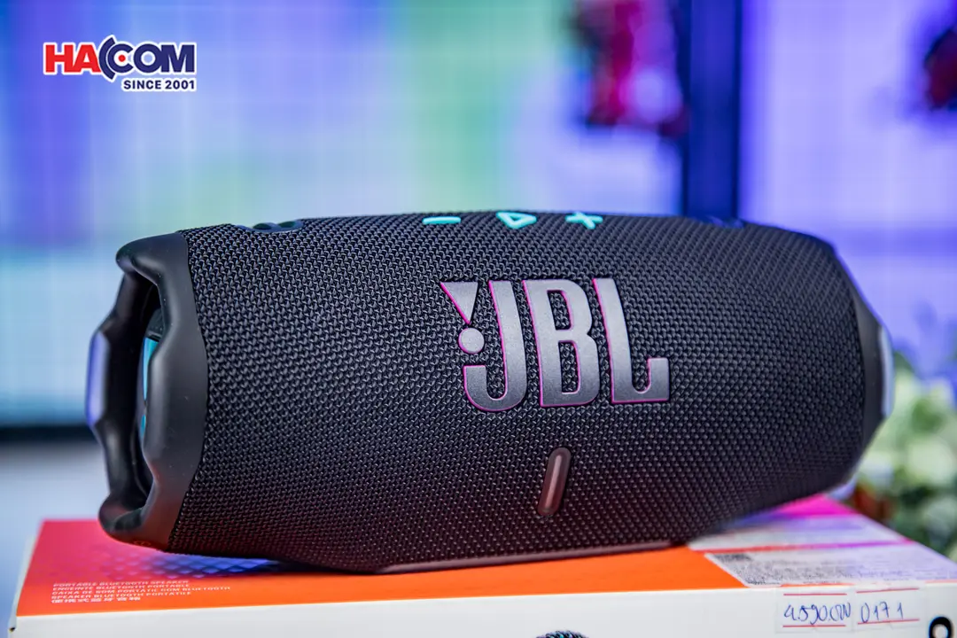90674_loa_bluetooth_jbl_charge_6_mau_den_cam_07.JPG 12