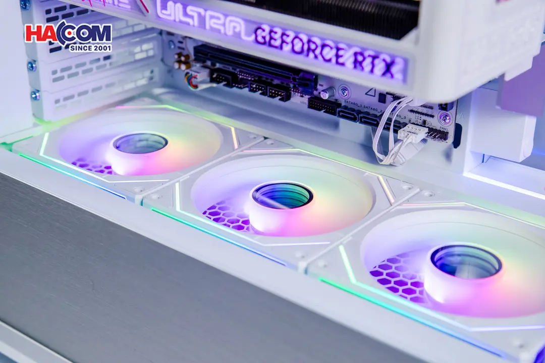 91079_pc_hacom_platinum_010_intel_i7_14700f_vga_rtx_5070_artic_05.JPG 5
