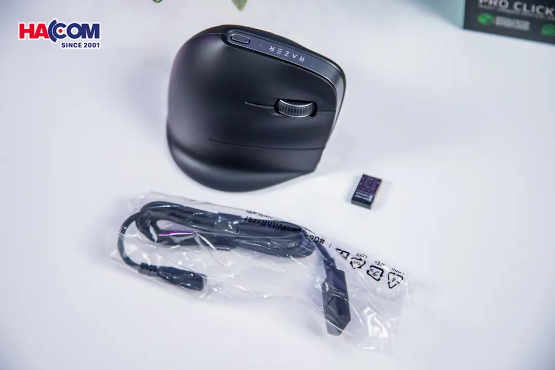 91272_chuot_gaming_khong_day_razer_pro_click_v2_vertical_rz01_05250100_r3a1_03.jpg 7
