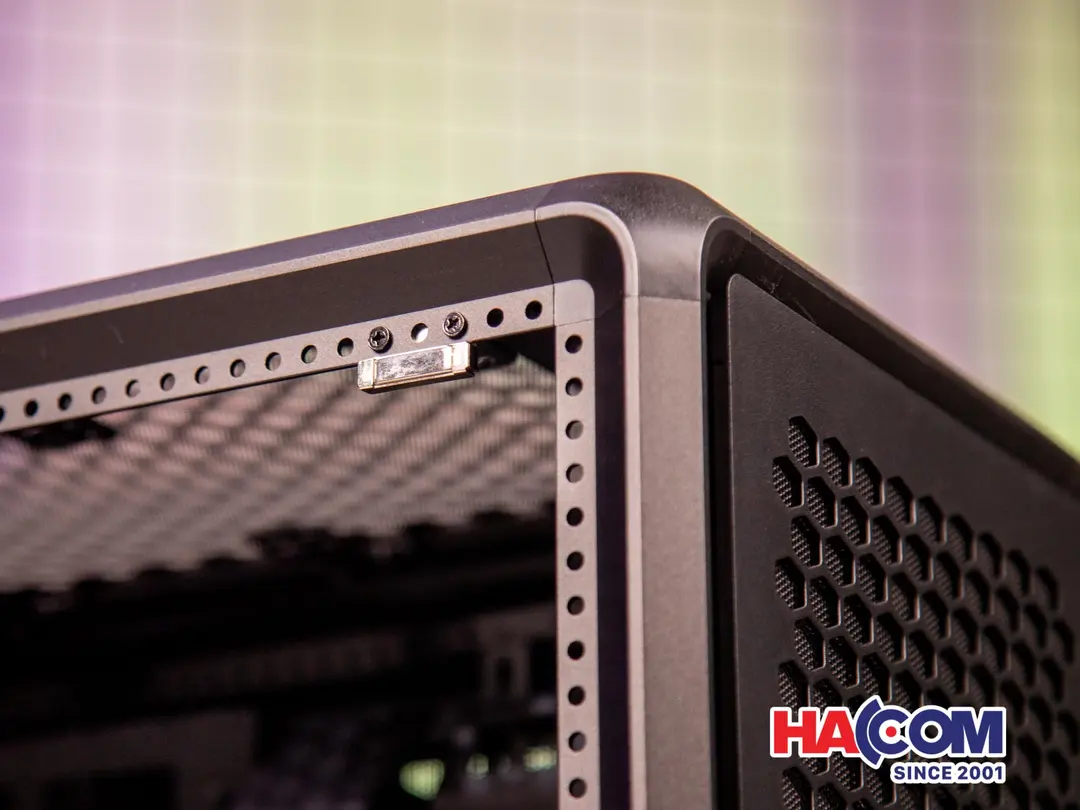91418_cooler_master_masterframe_600_black__5_.jpg 9