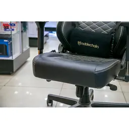 44963_ghe_gamer_noblechairs_hero_series_black_gold_ultimate_chair_germany_02.jpg 10