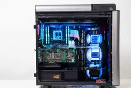 45416_modding_pc_thermaltake_level_20_gt_ht_37_translucent_8.jpg 7