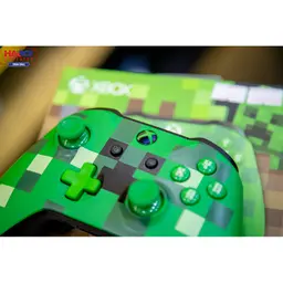 43260_tay_game_xbox_one_s_minecraft_creeper_05.jpg 8