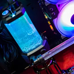 57669__0000_thermaltake_view_51_snow_edition_watercooling__5_.jpg 4