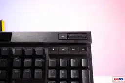 65671_ban_phim_game_corsair_k70_rgb_pro_speed_sw_usb_ch_9109414_na_003.JPG 4