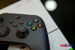 68137_tay_cam_choi_game_xbox_series_x_controller_carbon_black_usb_c_cable_mau_den_04.jpg 7