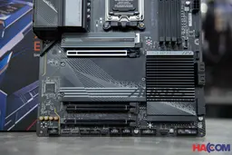 68590_mainboard_gigabyte_x670_aorus_elite_ax_at__5_.JPG 9