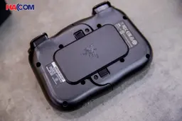 68671_tay_cam_dien_thoai_razer_kishi_for_android_rz06_02900100_r3m1_007.JPG 9