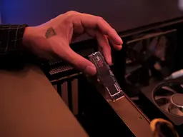 69429_o_cung_ssd_samsung_990_pro_1tb_pcie_nvme_4__1_.jpg 4