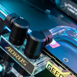 60345_lian_li_o11_xl_ek_watercooling__4_.jpg 4