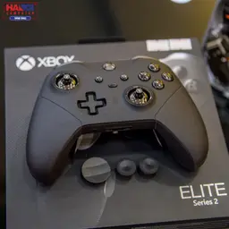 62305_tay_cam_choi_game_khong_day_microsoft_xbox_one_elite_series_2_black_09.jpg 12