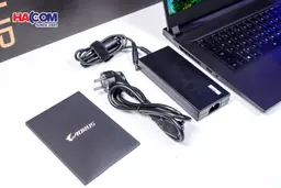 72995_laptop_gigabyte_gaming_aorus_15_9mf_e2vn583sh_04.JPG 10