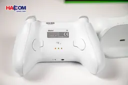 86157_tay_cam_choi_game_8bitdo_ultimate_3_mode_controller_for_xbox_kem_dock_sac_mau_trang_07.JPG 8