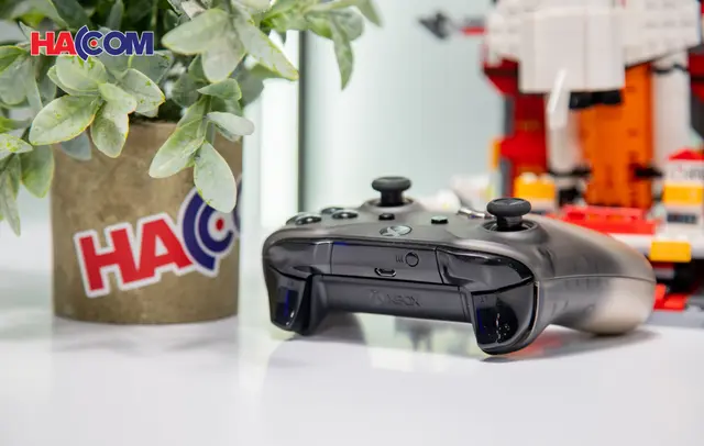 45666_tay_game_khong_day_xbox_one_s___phantom_black_007.JPG 10