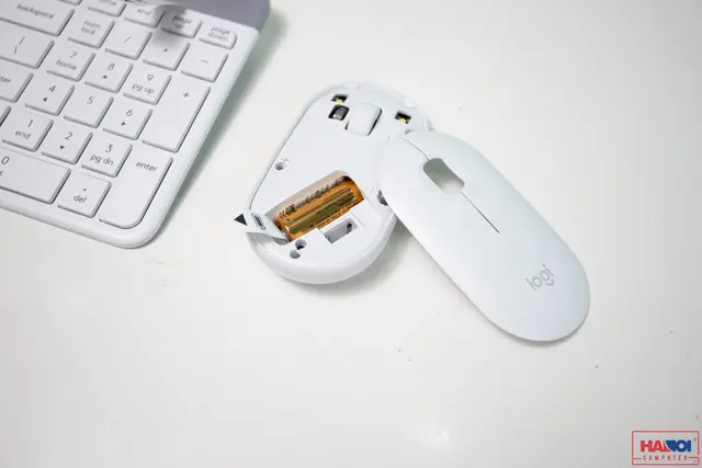 64337_bo_ban_phim_chuot_khong_day_logitech_mk470_trang_usb_03.JPG 7