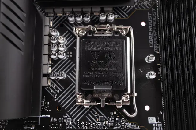 64400_mainboard_msi_pro_b660_a_ddr4__2_.JPG 6