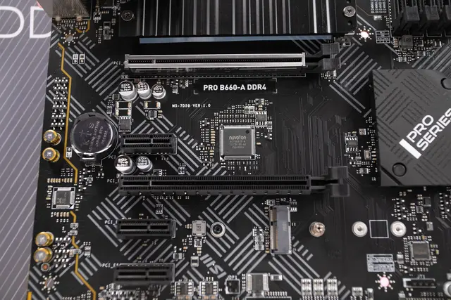 64400_mainboard_msi_pro_b660_a_ddr4__3_.JPG 7
