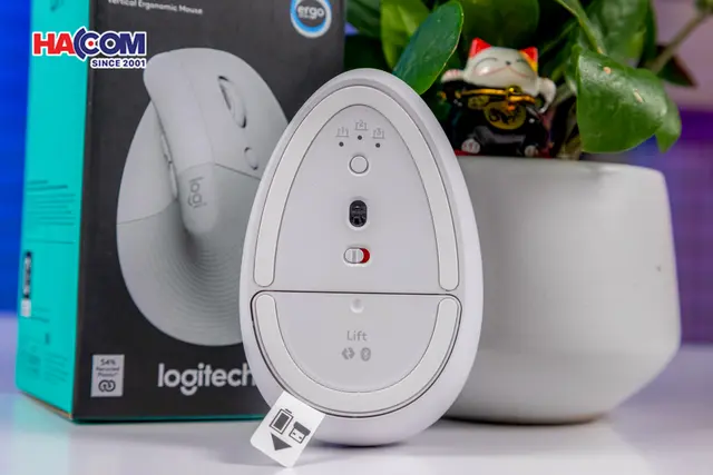 66862_chuot_khong_day_logitech_lift_vertical_ergonomic_pale_grey_usb_bluetooth_910_006480_07.JPG 11