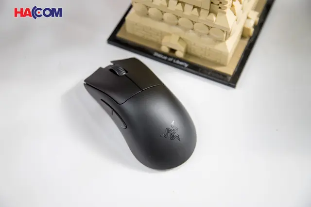 67663_chuot_game_khong_day_razer_deathadder_v3_pro_ergonomic_usb_rgb_rz01_04630100_r3a1_003.JPG 7