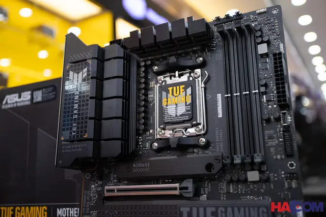 67972_mainboard_asus_tuf_gaming_x670e_plus_at__10_.JPG 7