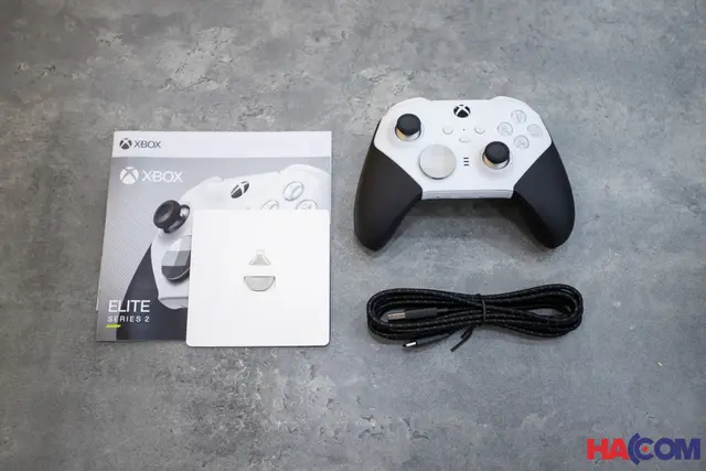 68040_tay_cam_choi_game_khong_day_microsoft_xbox_one_elite_series_2_core_mau_trang_002.JPG 5