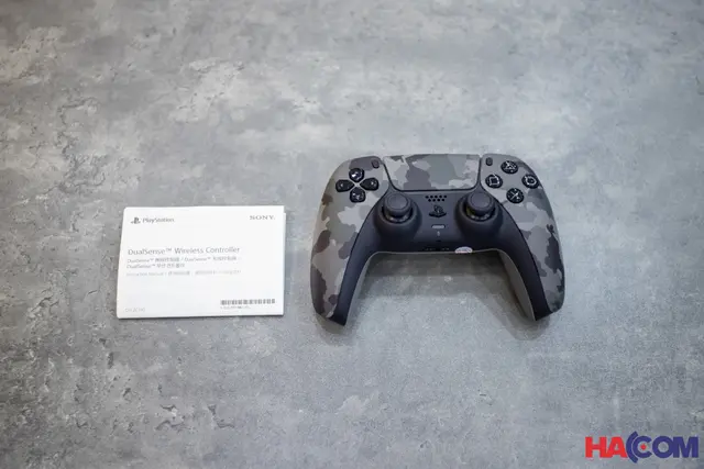 68187_tay_cam_choi_game_sony_ps5_dualsense_gray_camouflage_002.JPG 5