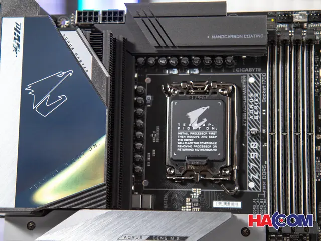 68449_mainboard_gigabyte_z790_aorus_master_at__3_.JPG 8