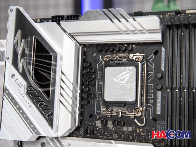 68464_mainboard_asus_rog_strix_z790_a_gaming_wifi_d4_at__4_.JPG 6