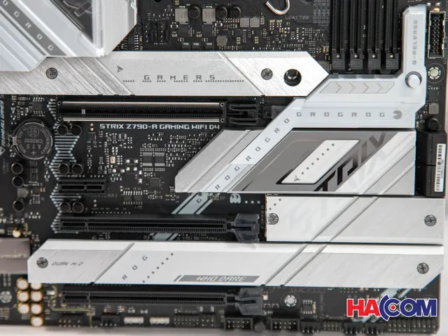 68464_mainboard_asus_rog_strix_z790_a_gaming_wifi_d4_at__5_.JPG 7