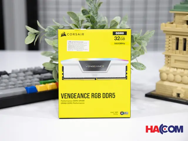 69470_ram_desktop_corsair_vengeance_rgb_heatspreader_white_cmh32gx5m2b5600c36wk_32gb_2x16gb_ddr5_5600mhz_at__2_.JPG 4