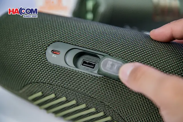69684_loa_di_dong_jbl_charge_5_mau_xanh_la_cay_011.JPG 15