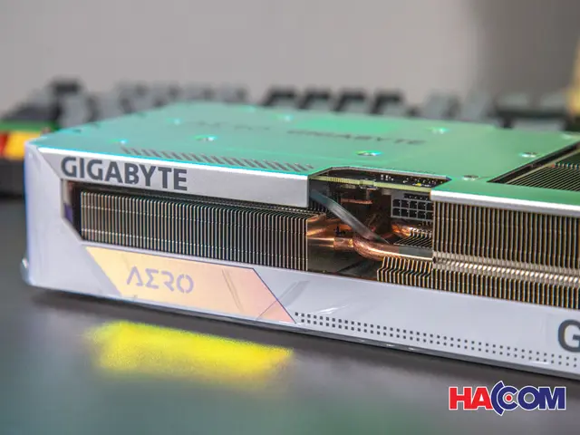 69828_card_man_hinh_gigabyte_rtx_4070_ti_aero_oc_12gb_at__11_.JPG 8
