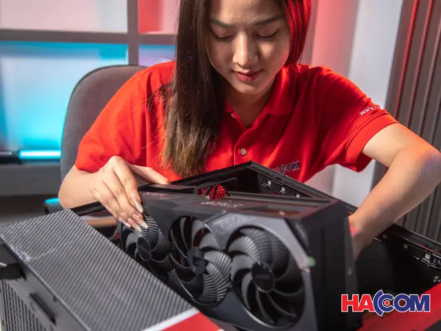 69832_card_man_hinh_gigabyte_rtx_4070_ti_master_12gb_at__3_.JPG 17