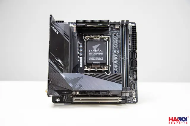 61209_mainboard_gigabyte_z690i_ultra_intel_z690_socket_1700_atx_4_khe_ram_ddr4_7.JPG 6