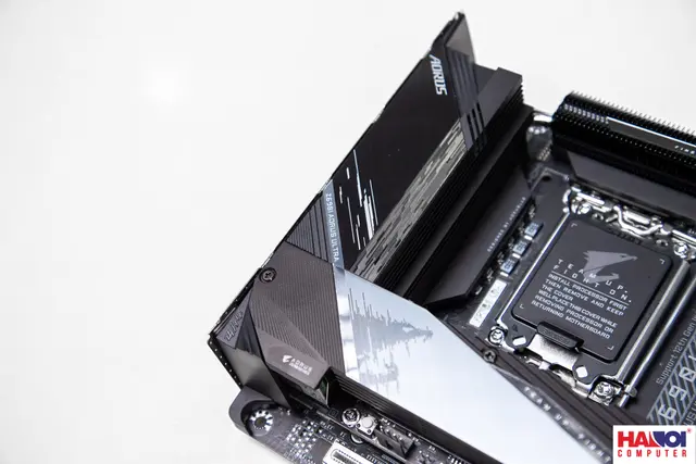 61209_mainboard_gigabyte_z690i_ultra_intel_z690_socket_1700_atx_4_khe_ram_ddr4_9.JPG 8