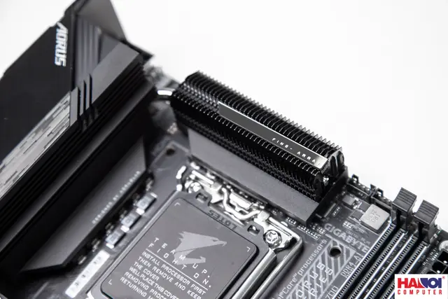 61209_mainboard_gigabyte_z690i_ultra_intel_z690_socket_1700_atx_4_khe_ram_ddr4_10.JPG 9
