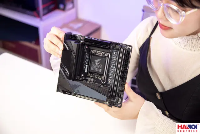 61209_mainboard_gigabyte_z690i_ultra_intel_z690_socket_1700_atx_4_khe_ram_ddr4_16.JPG 15