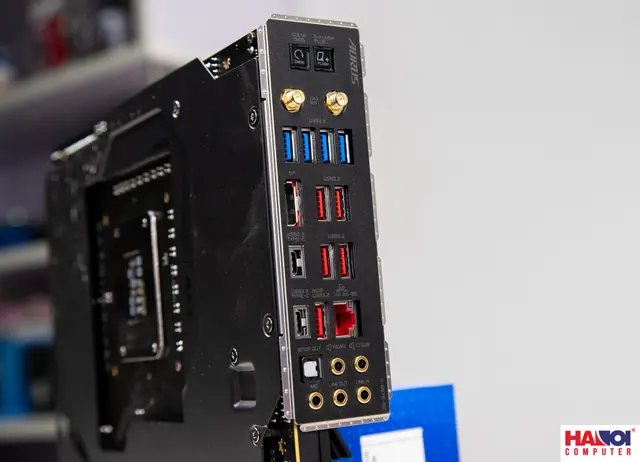 61212_mainboard_gigabyte_z690_aorus_master_intel_z690_socket_1700_atx_4_khe_ram_ddr5_11.JPG 10